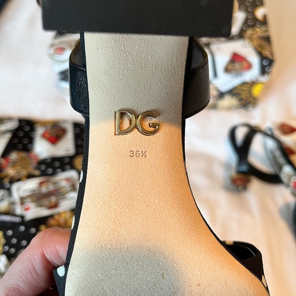 Gently preowned Dolce and Gabbana block heels with heart details! - Picture 6 of 10